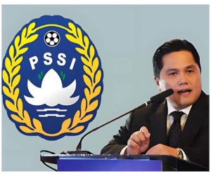 Erick Thohir memberikan arahan kepada pemain Timnas U-23 di sela laga AFF